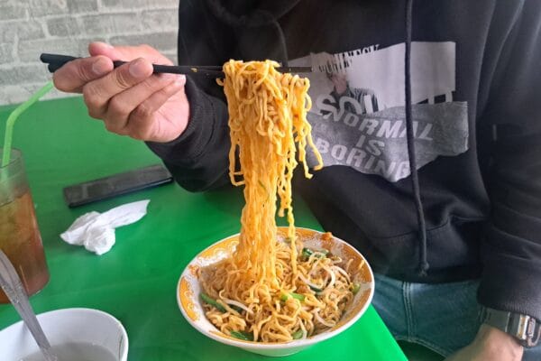 Pengalaman Makan Mie Bangka Aga Cibinong, Mie Ayamnya Bikin Nagih mie bangka aga